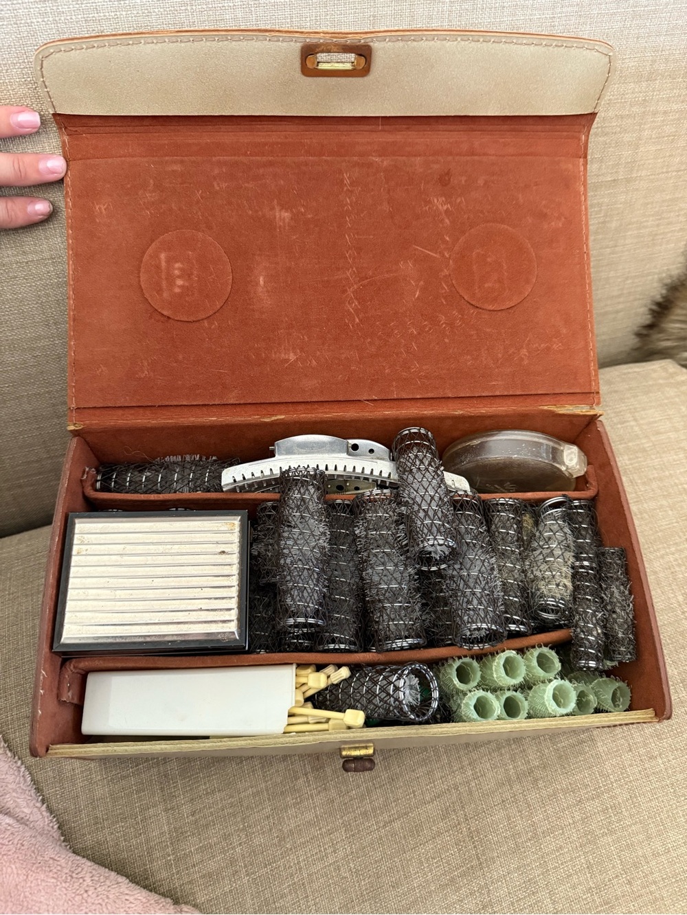 True Vintage Travel Hair Roller Set